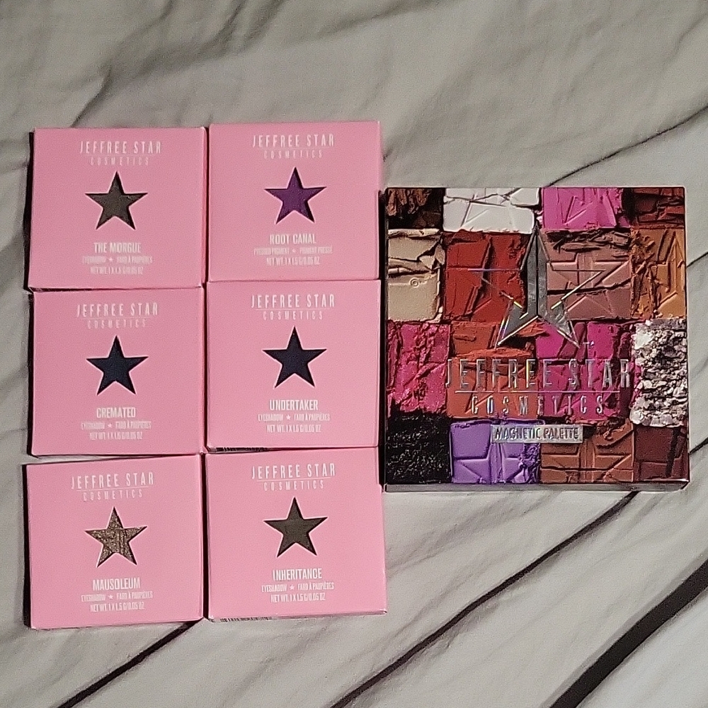 Jeffree Star Magnetic Palette with Eyeshadows- Grey, Purple, Blue and Gold